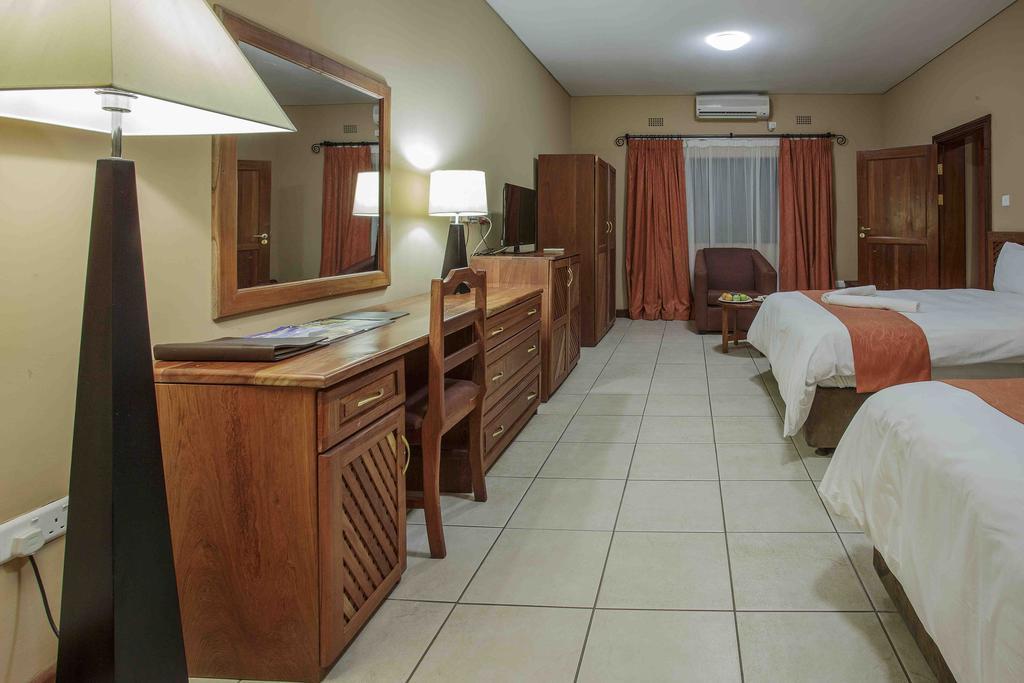 M'Kango Golfview Hotel Lusaka Esterno foto