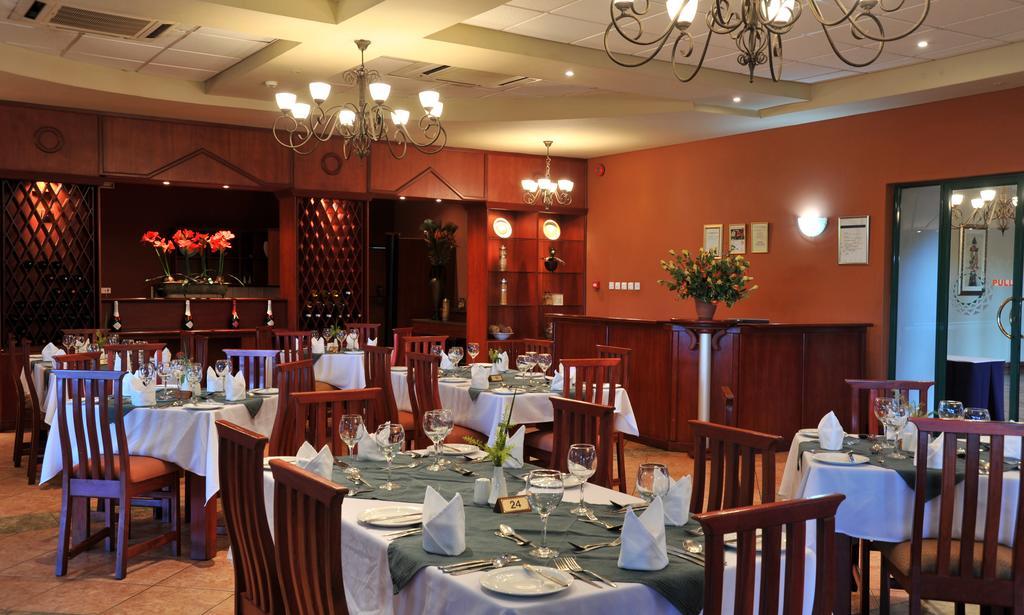 M'Kango Golfview Hotel Lusaka Esterno foto