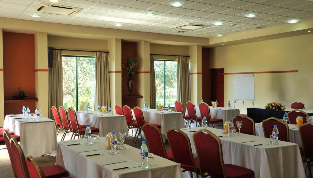 M'Kango Golfview Hotel Lusaka Esterno foto