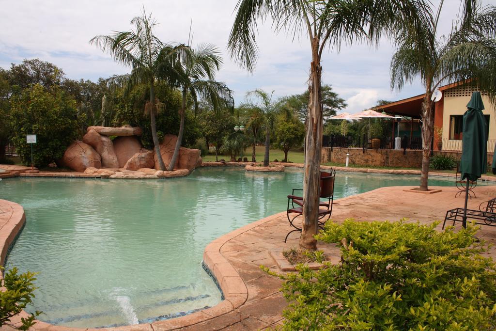 M'Kango Golfview Hotel Lusaka Esterno foto