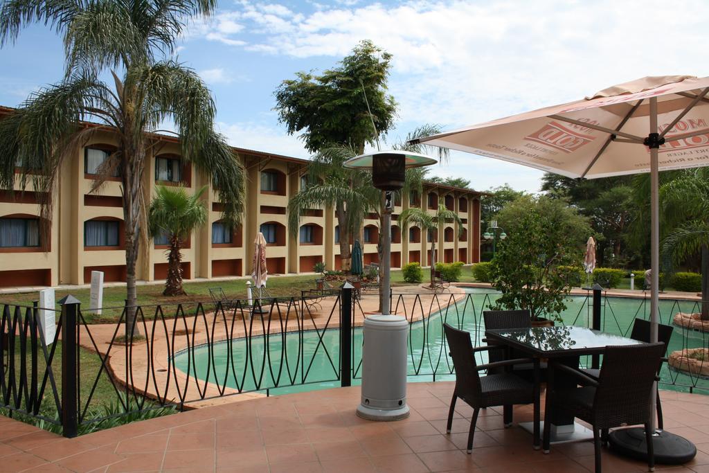 M'Kango Golfview Hotel Lusaka Esterno foto