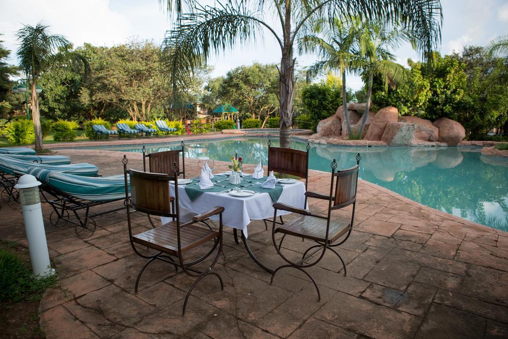 M'Kango Golfview Hotel Lusaka Esterno foto