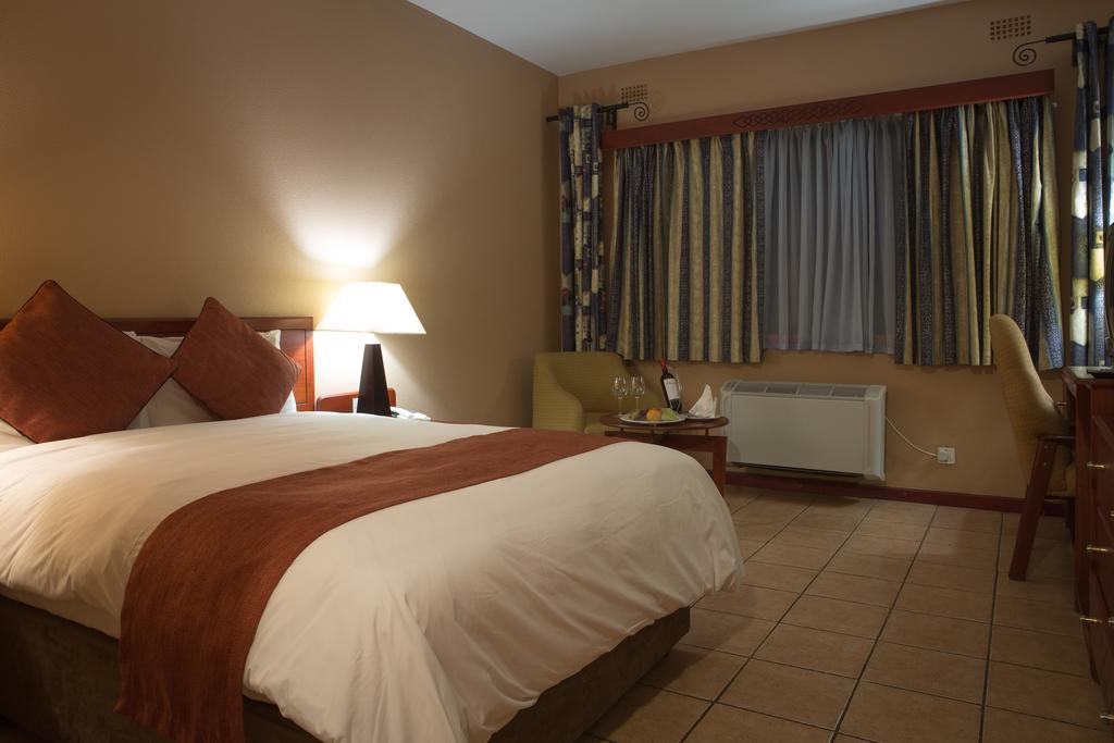 M'Kango Golfview Hotel Lusaka Camera foto