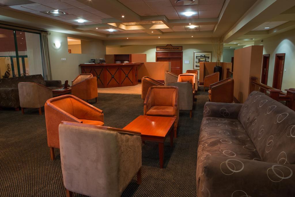 M'Kango Golfview Hotel Lusaka Esterno foto