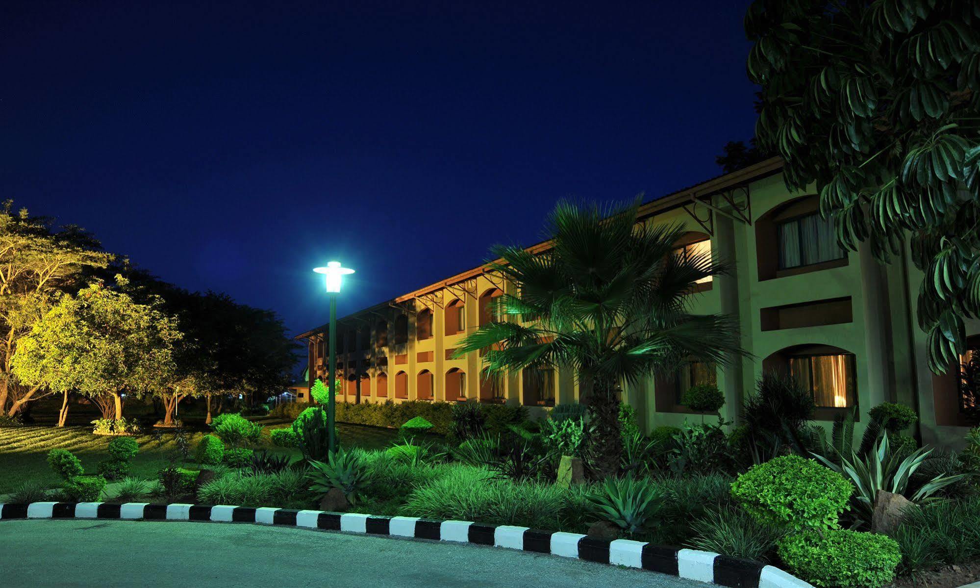 M'Kango Golfview Hotel Lusaka Esterno foto