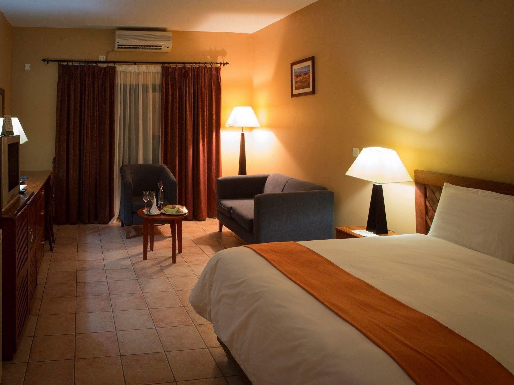 M'Kango Golfview Hotel Lusaka Esterno foto