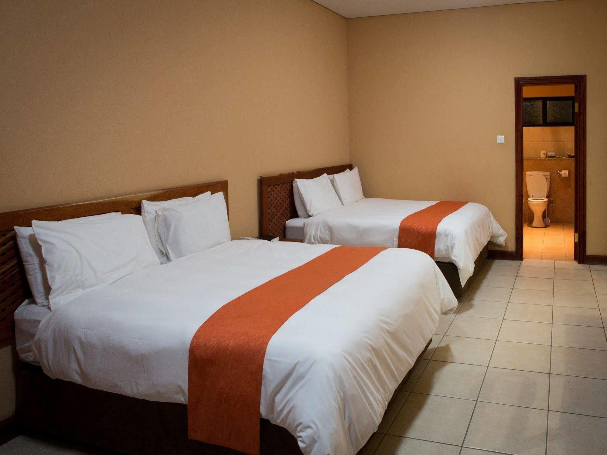 M'Kango Golfview Hotel Lusaka Esterno foto